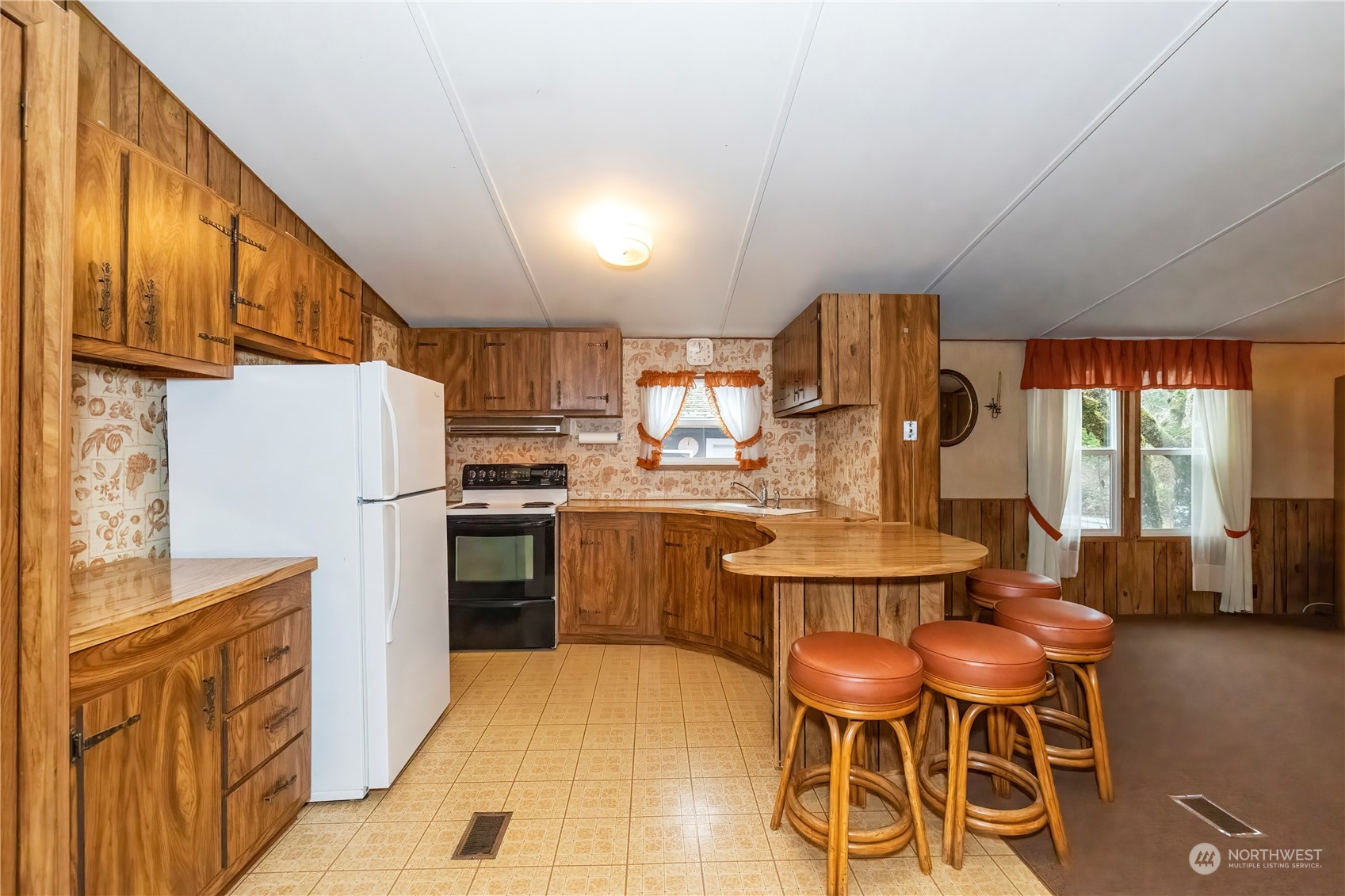6810 Sidney Road Southwest Port Orchard, WA 98367 - Photo 12 of 26 Gallery Image 12