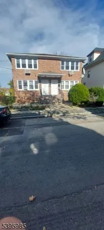 $1,700 | 16 Silkman Place, Unit 2B, Irvington, NJ 07111