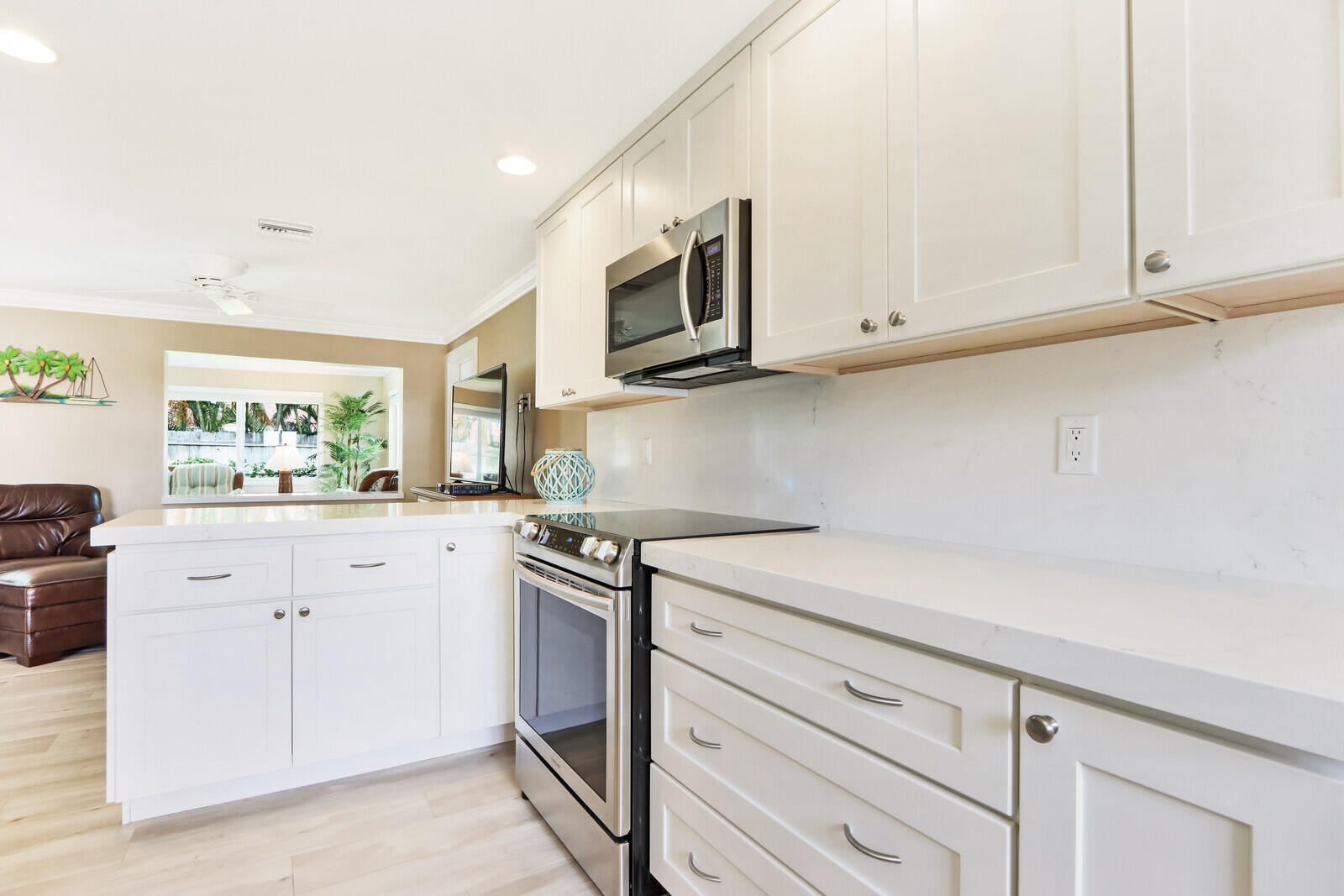 1615 Venus Avenue Jupiter, FL 33469 - Photo 12 of 24 Kitchen