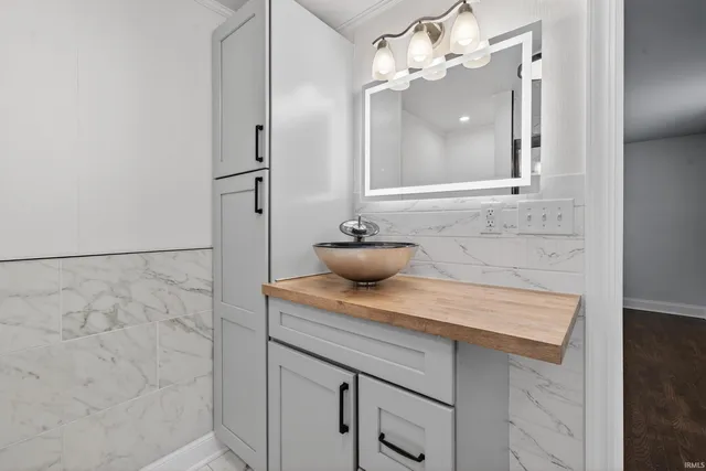 $339,900 | 1411 North Wabash Avenue, Marion, IN 46952