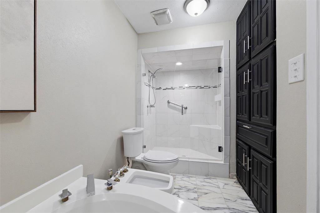 6029 Spring Flower Trail Dallas, TX 75248 - Photo 23 of 37