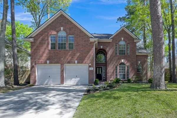 $499,900 | 42 East Knightsbridge Drive, The Woodlands, TX 77385