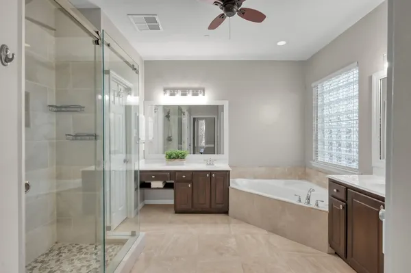 $499,900 | 42 East Knightsbridge Drive, The Woodlands, TX 77385