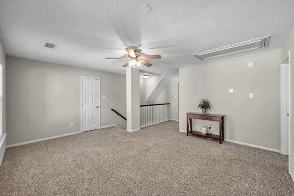 $499,900 | 42 East Knightsbridge Drive, The Woodlands, TX 77385