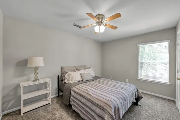 $499,900 | 42 East Knightsbridge Drive, The Woodlands, TX 77385