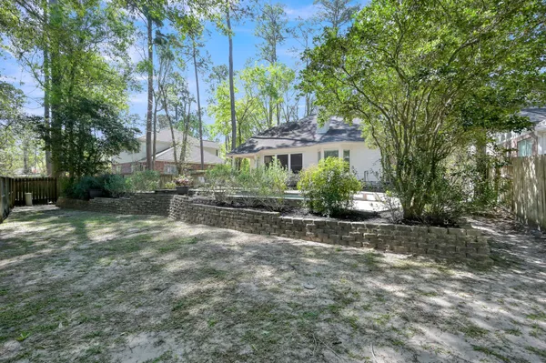 $499,900 | 42 East Knightsbridge Drive, The Woodlands, TX 77385