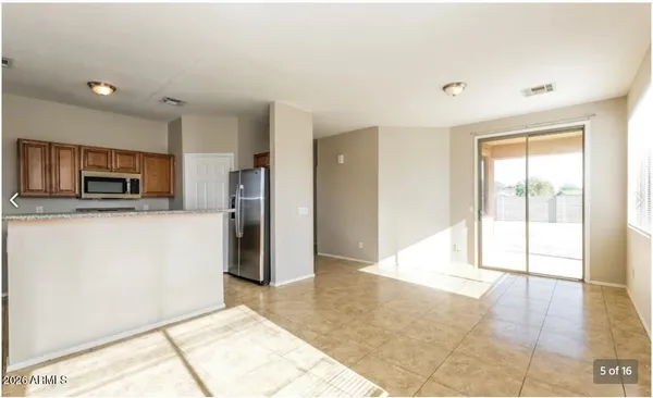 $1,810 | 6537 South 15th Drive, Phoenix, AZ 85041