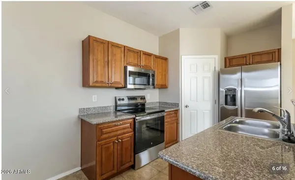 $1,810 | 6537 South 15th Drive, Phoenix, AZ 85041