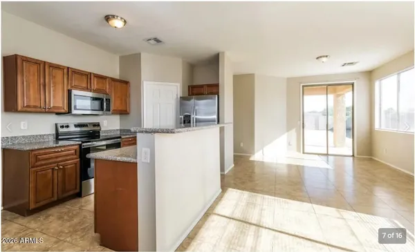 $1,810 | 6537 South 15th Drive, Phoenix, AZ 85041