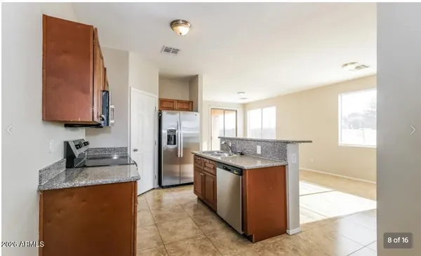 $1,810 | 6537 South 15th Drive, Phoenix, AZ 85041