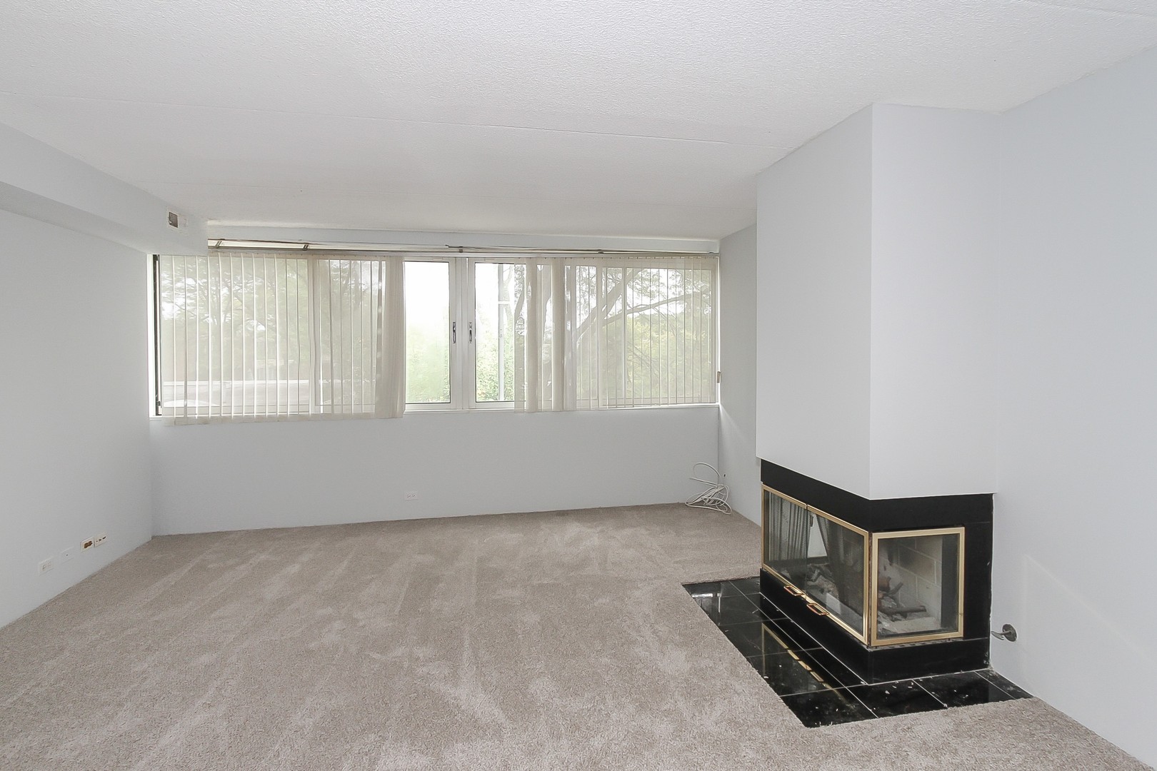 155 Avon Road Northbrook, IL 60062 - Photo 13 of 28