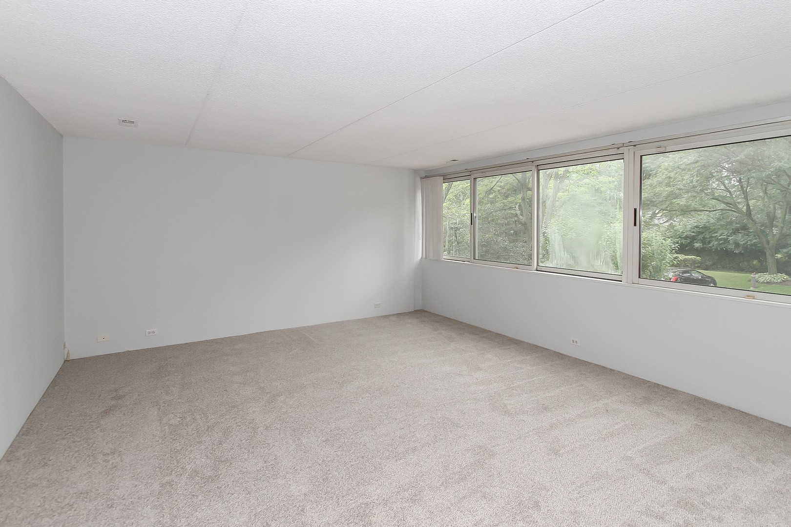 155 Avon Road Northbrook, IL 60062 - Photo 15 of 28