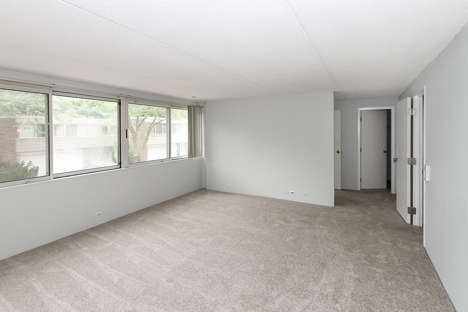 155 Avon Road Northbrook, IL 60062 - Photo 16 of 28