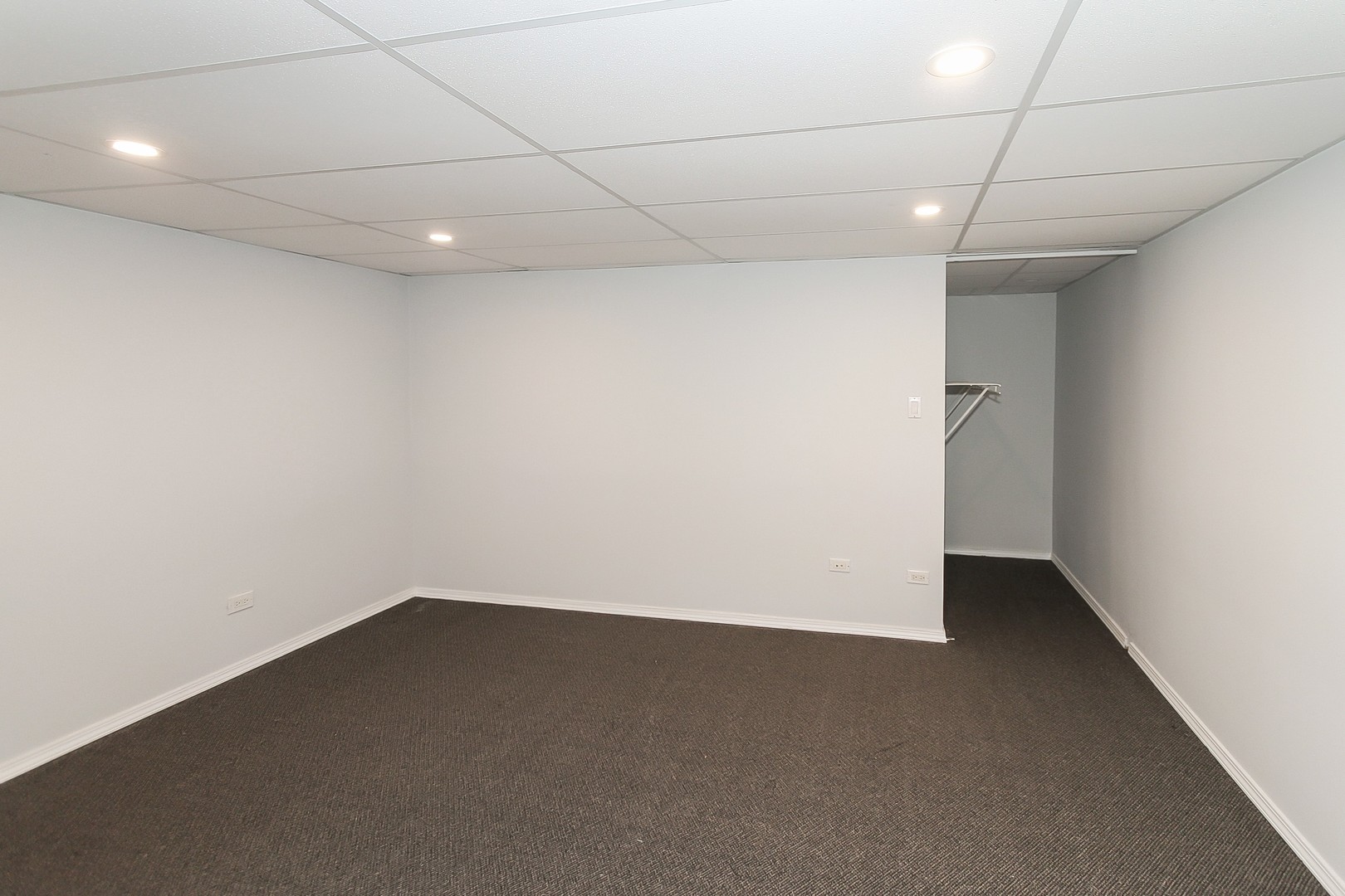 155 Avon Road Northbrook, IL 60062 - Photo 24 of 28