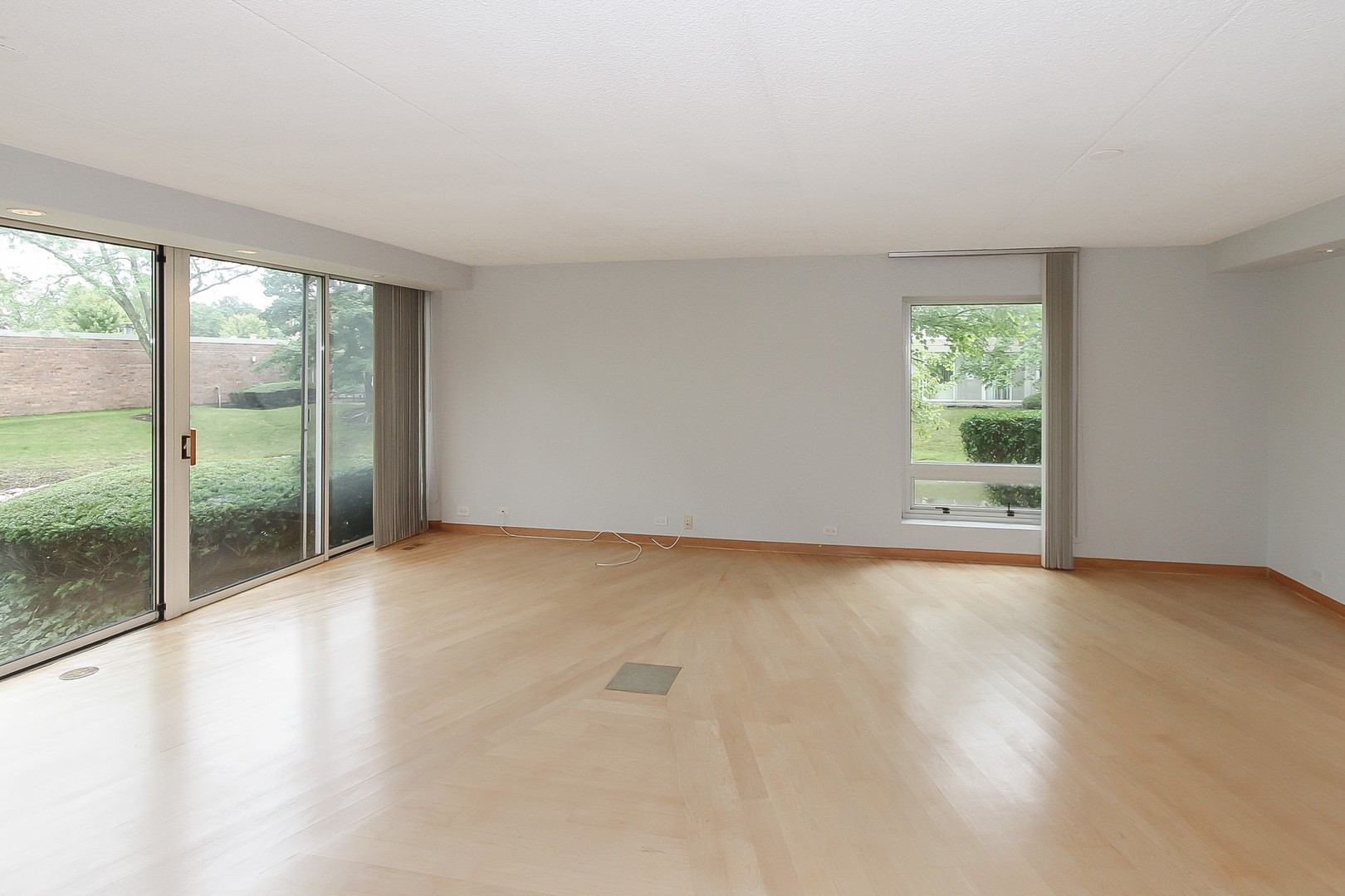 155 Avon Road Northbrook, IL 60062 - Photo 10 of 28