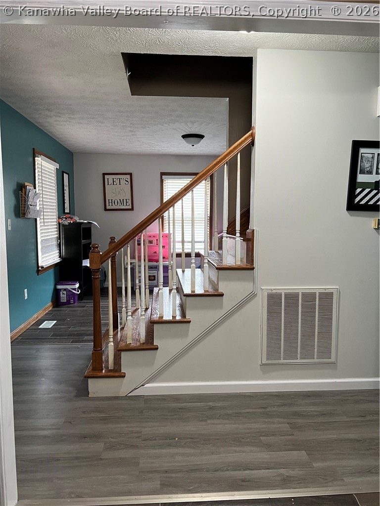 5244 Old Logan Road Logan, WV 25601 - Photo 4 of 31 Gallery Image 4
