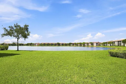 $289,000 | 550 Southwest 138th Avenue, Unit 402K, Pembroke Pines, FL 33027
