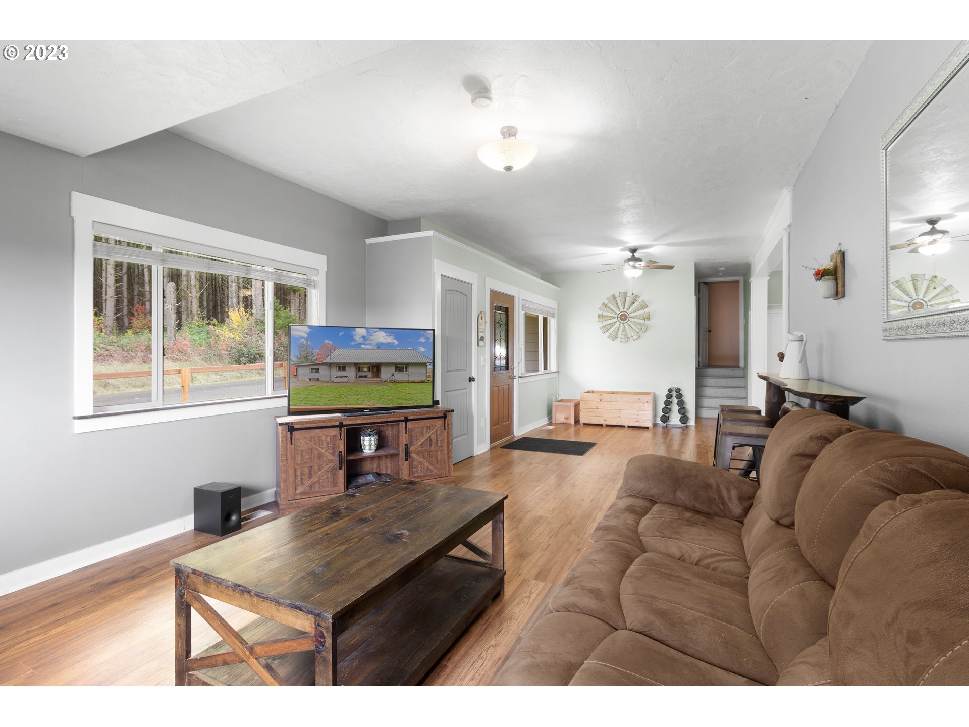 12976 South Dart Road Molalla, OR 97038 - Photo 11 of 48 Living Room