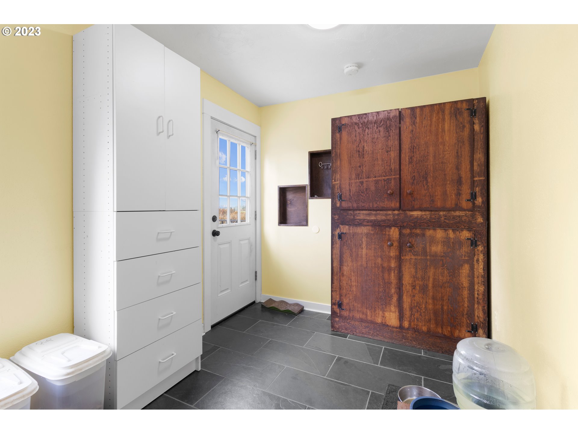 12976 South Dart Road Molalla, OR 97038 - Photo 25 of 48 Mud Room