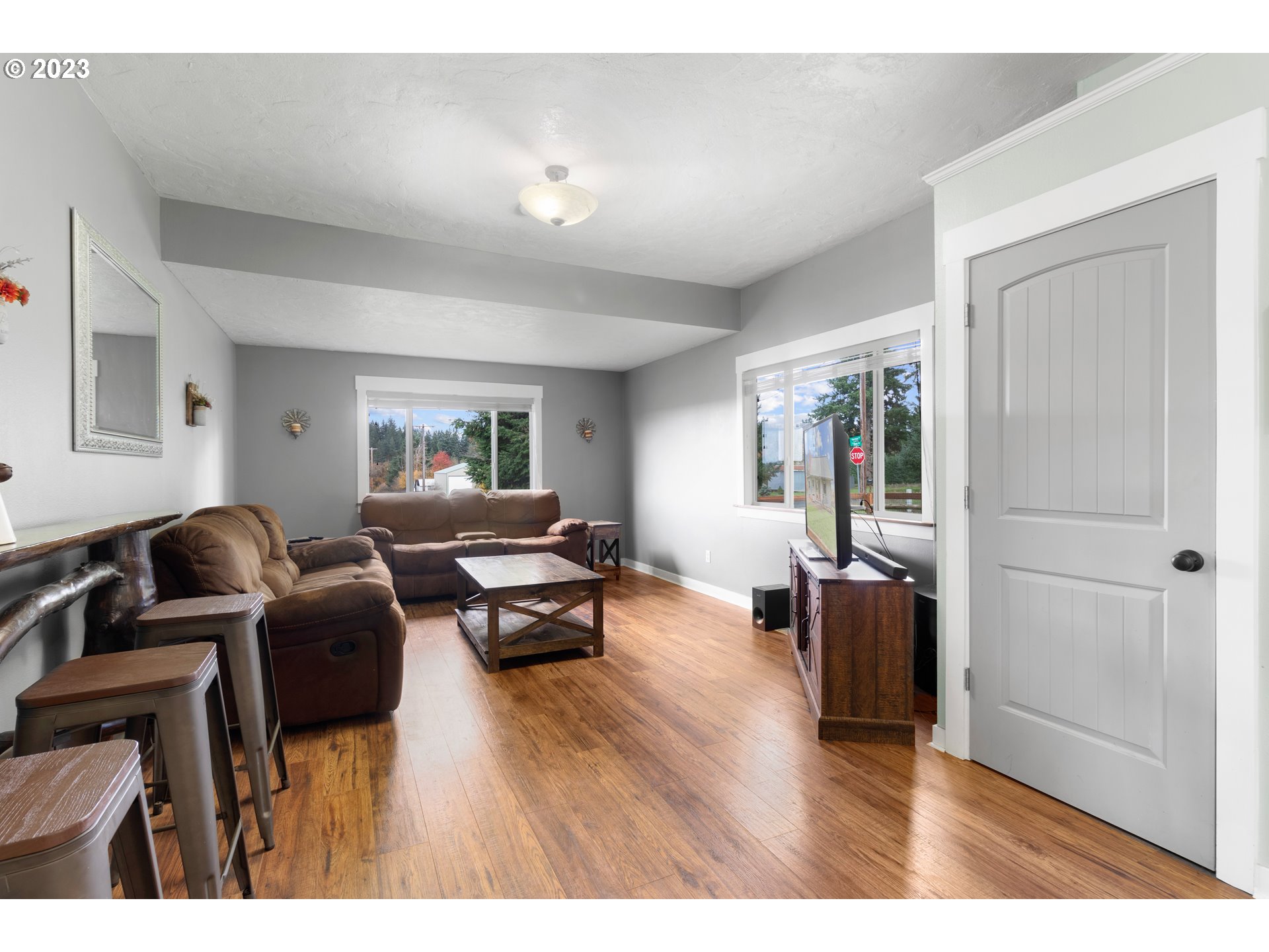 12976 South Dart Road Molalla, OR 97038 - Photo 8 of 48 Living Room