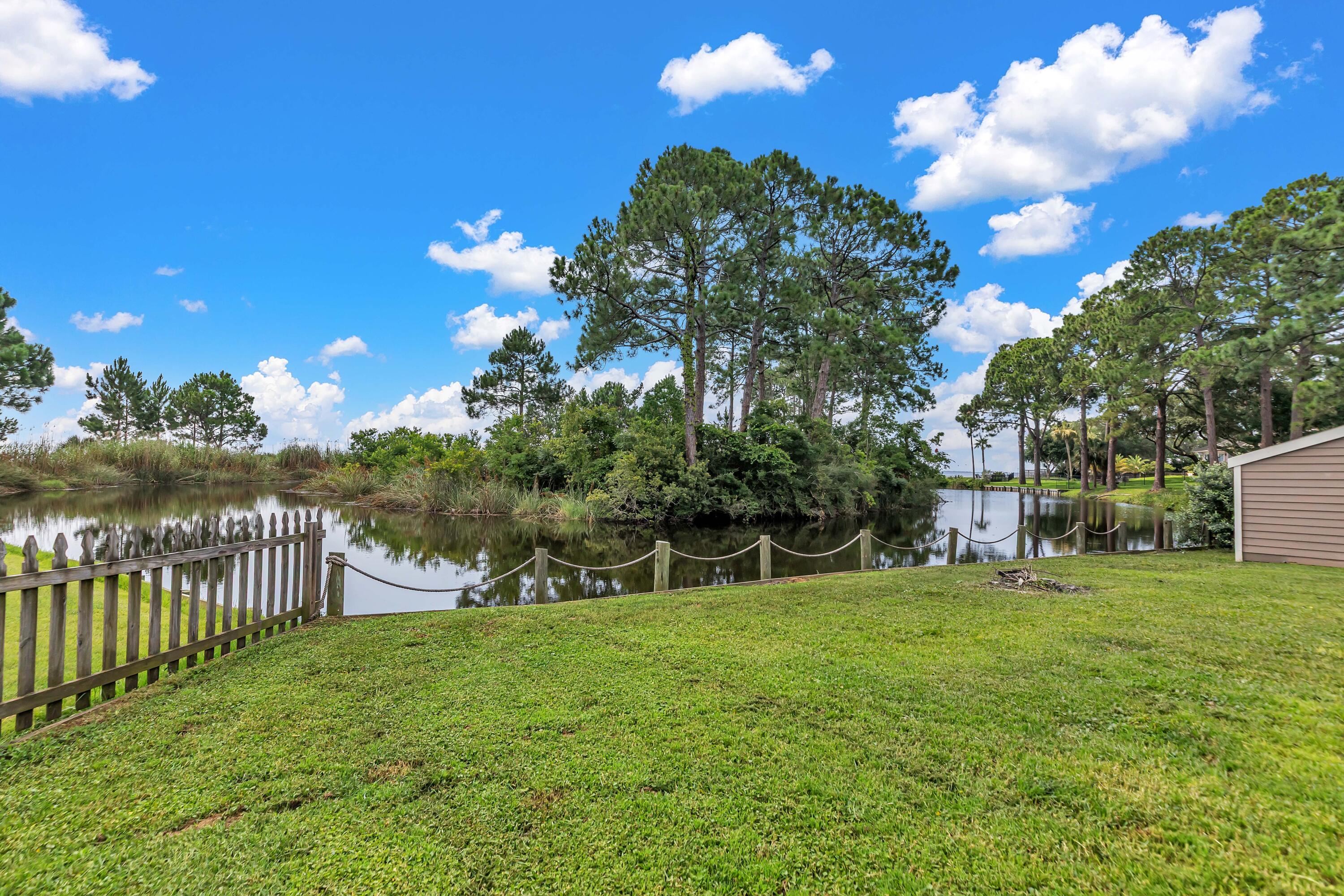 37 Country Club Road Shalimar, FL 32579 - Photo 2 of 55 147A0407 (1)