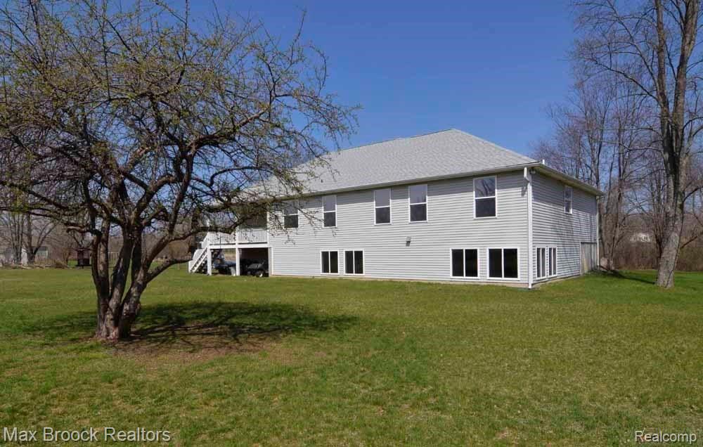 10450 County Line Road Ortonville, MI 48462 - Photo 5 of 30 2017-04-14 00.38