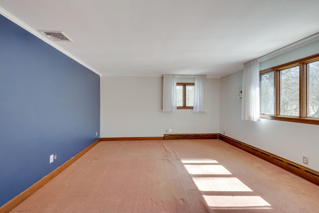 35 Hollywood Road Winchester, MA 01890 - Photo 19 of 40