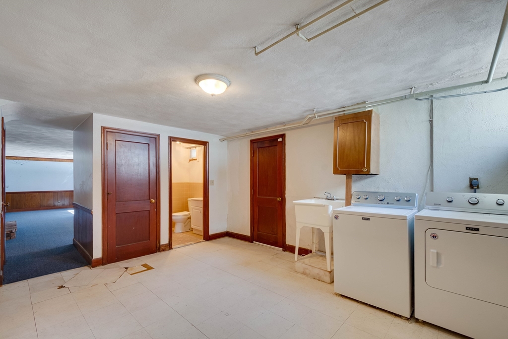 35 Hollywood Road Winchester, MA 01890 - Photo 21 of 40