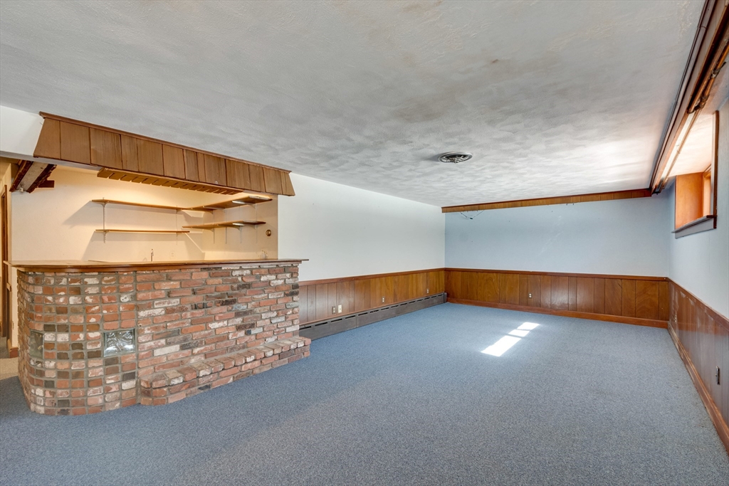 35 Hollywood Road Winchester, MA 01890 - Photo 22 of 40