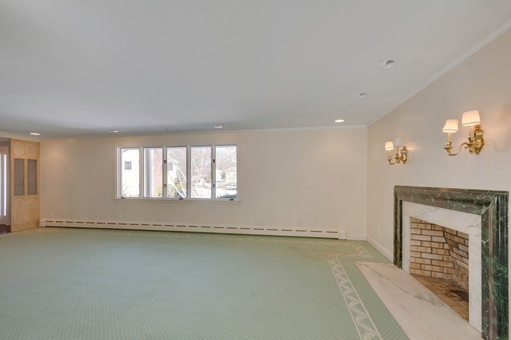 35 Hollywood Road Winchester, MA 01890 - Photo 3 of 40