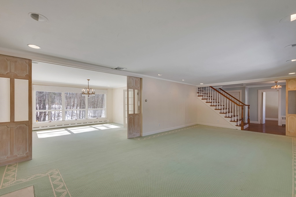 35 Hollywood Road Winchester, MA 01890 - Photo 4 of 40