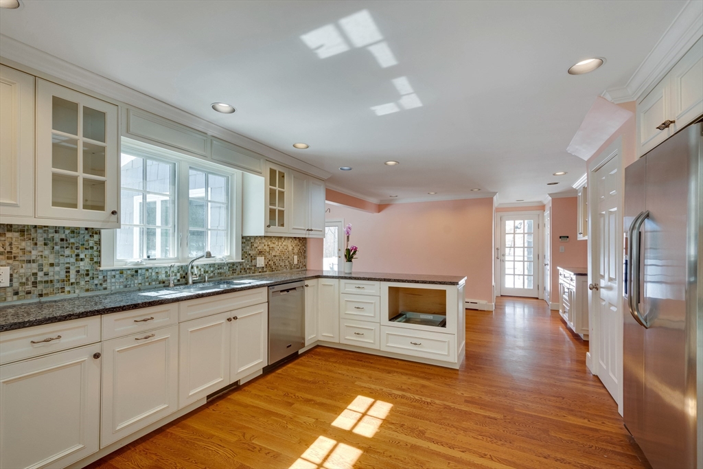 35 Hollywood Road Winchester, MA 01890 - Photo 8 of 40