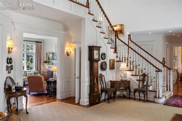a view of entryway with livingroom and furniture