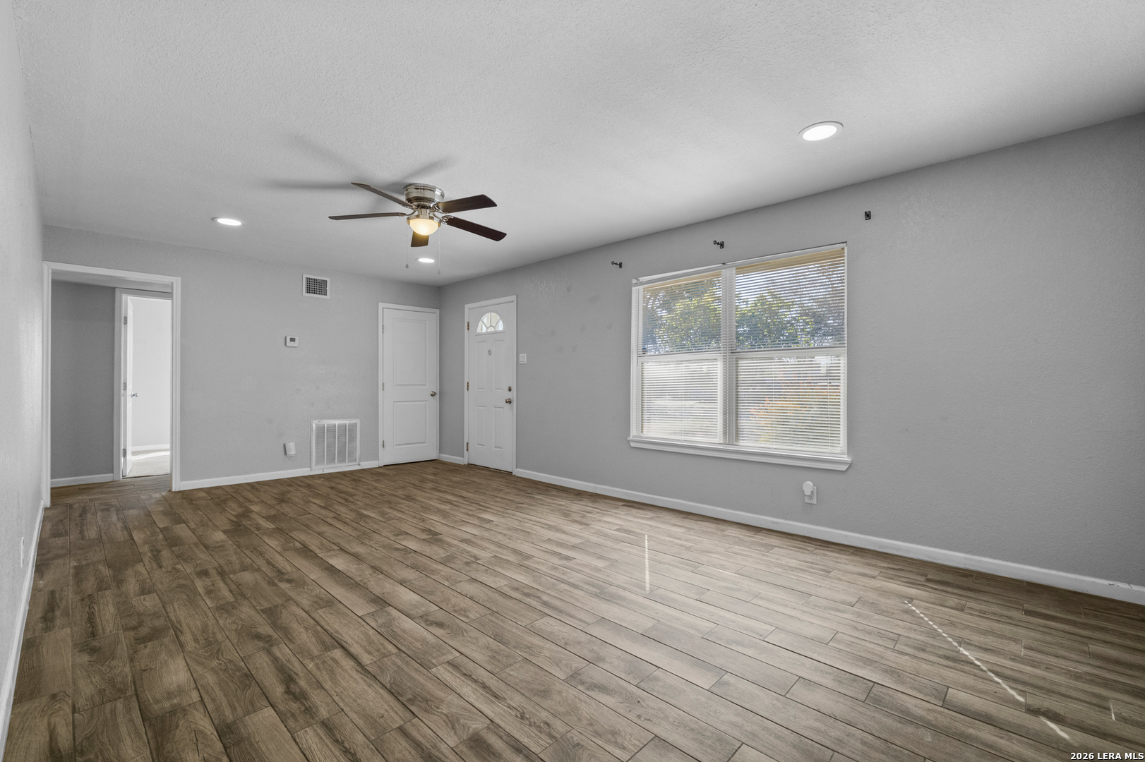 339 Creath Place San Antonio, TX 78221 - Photo 7 of 26