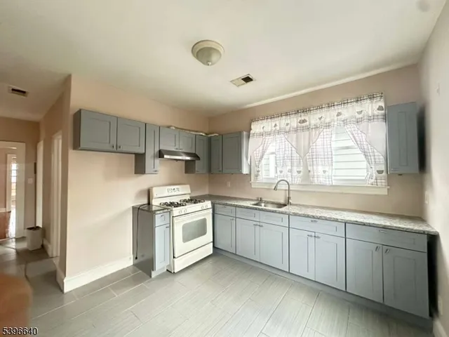 $2,700 | 322 Ashton Avenue, Linden, NJ 07036