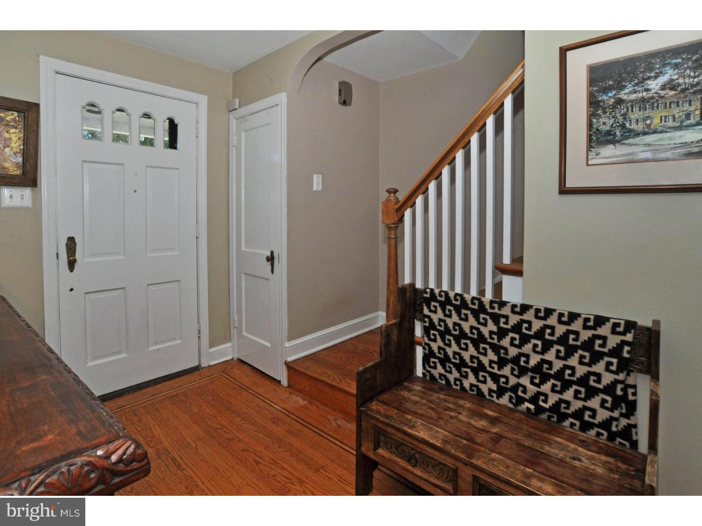 712 Brooke Road Glenside, PA 19038 - Photo 2 of 24 Foyer