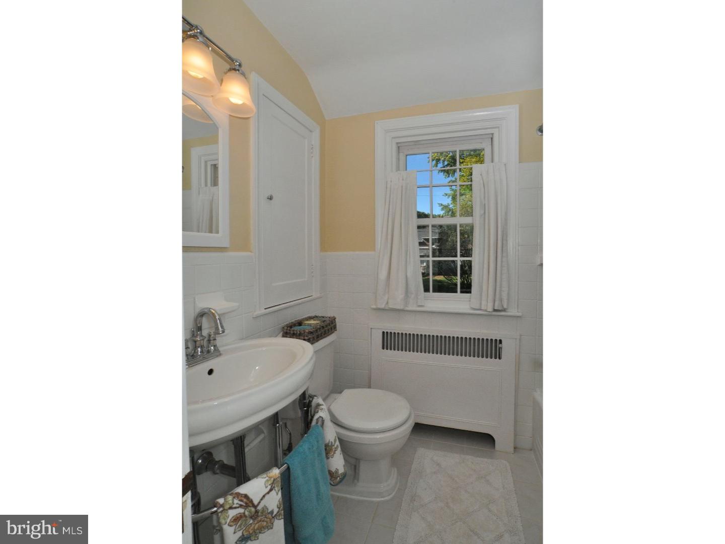 712 Brooke Road Glenside, PA 19038 - Photo 13 of 24 Bathroom
