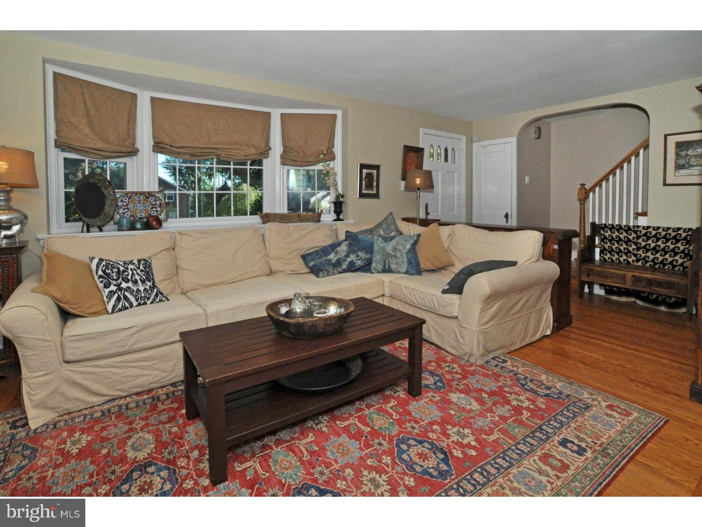 712 Brooke Road Glenside, PA 19038 - Photo 5 of 24 Living Room