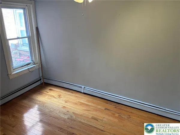 $2,300 | 948 West Maple Street, Allentown, PA 18101