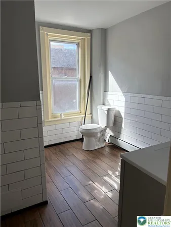 $2,100 | 948 West Maple Street, Allentown, PA 18101