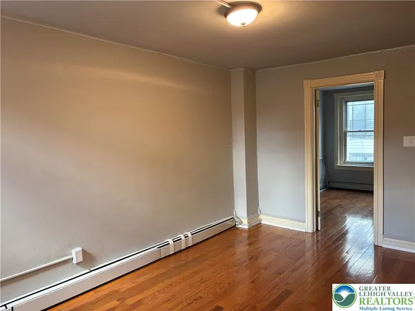 $2,300 | 948 West Maple Street, Allentown, PA 18101