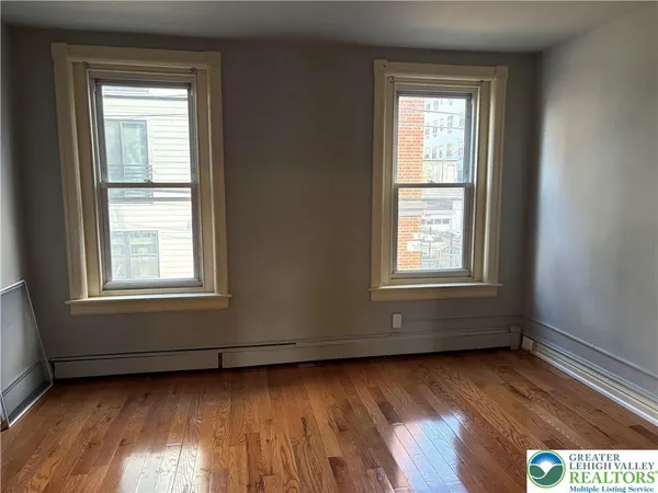 $2,300 | 948 West Maple Street, Allentown, PA 18101