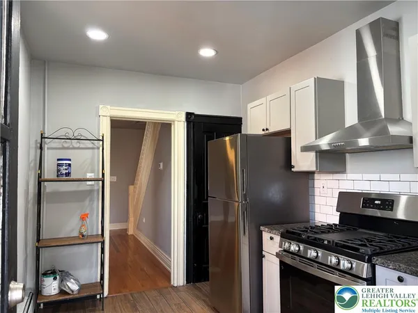 $2,300 | 948 West Maple Street, Allentown, PA 18101