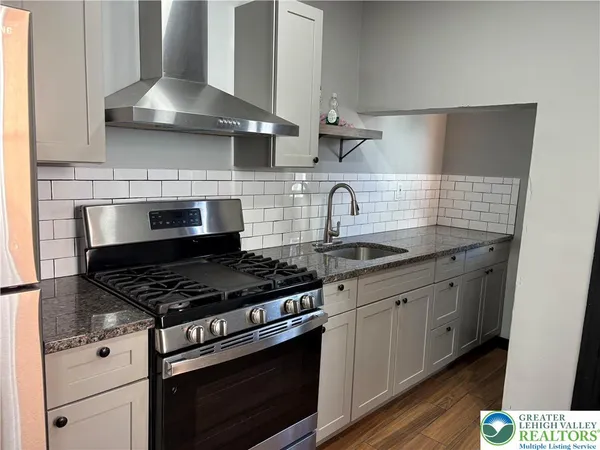 $2,100 | 948 West Maple Street, Allentown, PA 18101