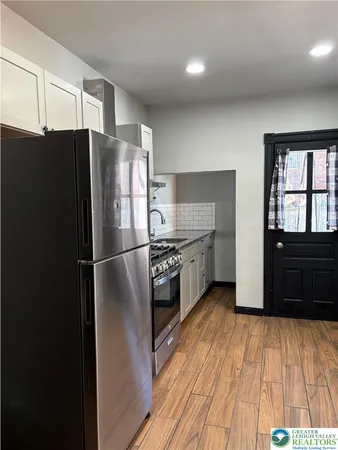 $2,100 | 948 West Maple Street, Allentown, PA 18101