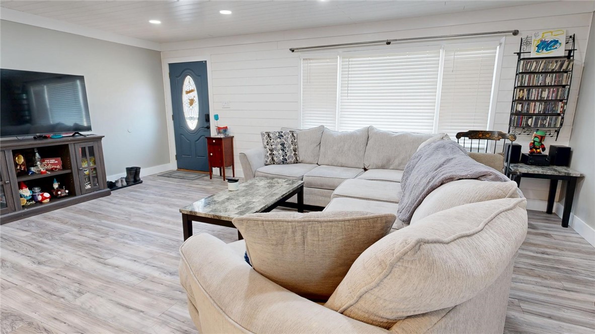 3981 Greenridge Drive Decatur, IL 62526 - Photo 4 of 29 Gallery Image 4