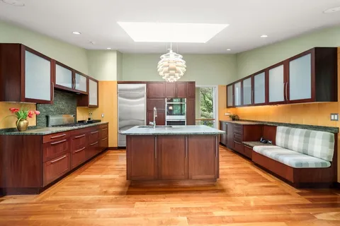 $1,998,000 | 44 Maple Street, Sherborn, MA 01770