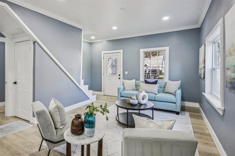 1504 Hardin Avenue Atlanta, GA 30337 - Photo 4 of 30