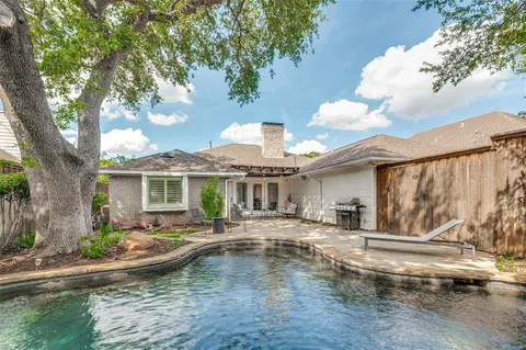 $1,100,000 | 5322 West Mockingbird Lane, Dallas, TX 75209