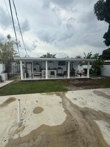 $3,200 | 571 East 45th Street, Hialeah, FL 33013